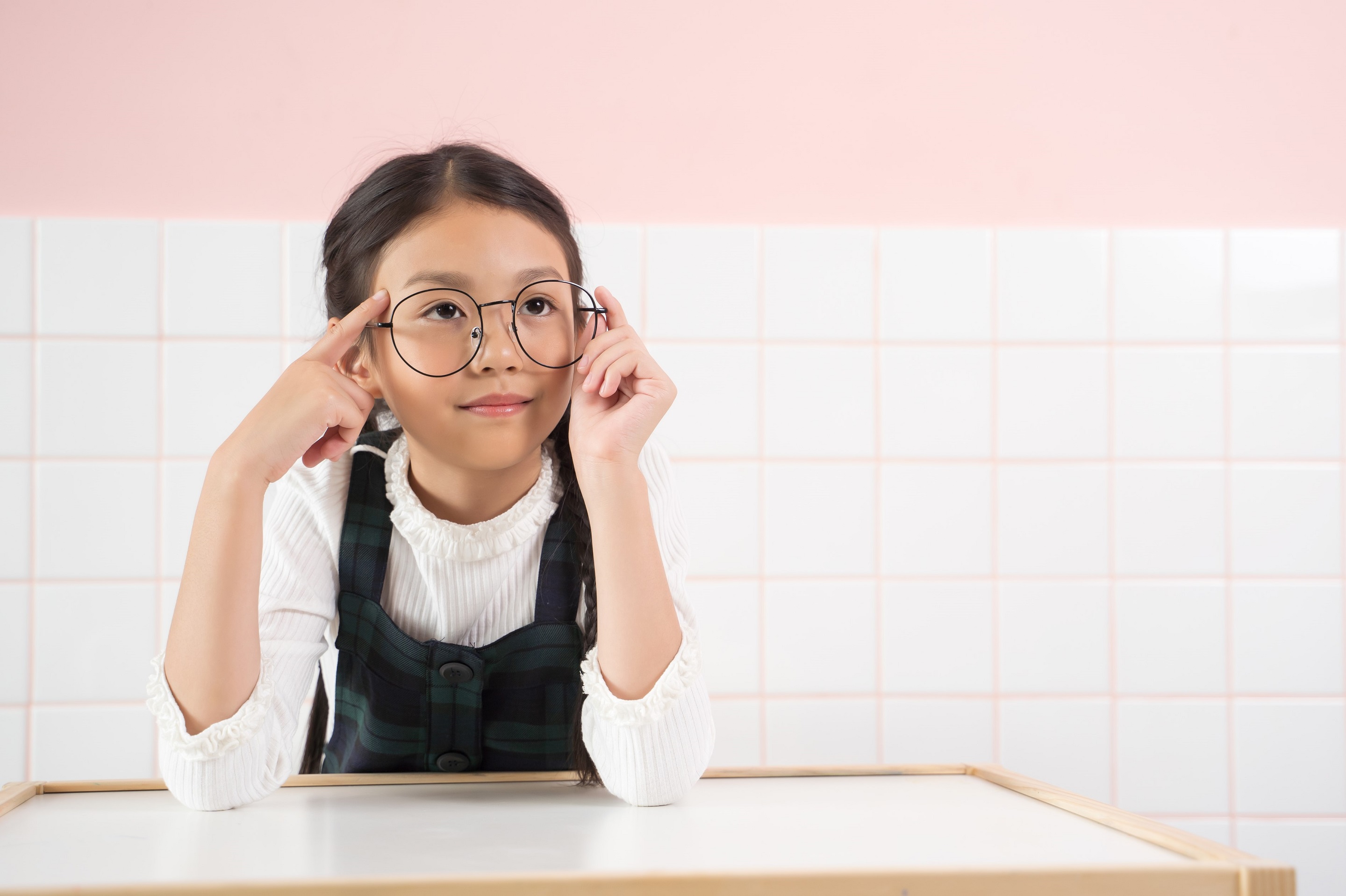 賢そうな小学生